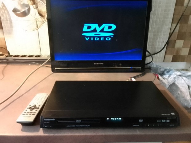 Panasonic DVD-S295 újszerű dvd lejátszó dobozában, hibátlan.