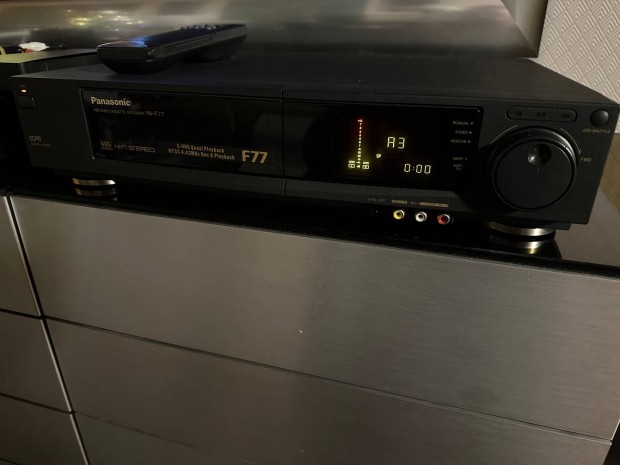 Panasonic F77 Ultra prmium. Vhs Svhs video videomagn recorder