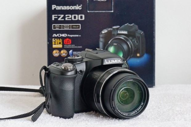 Panasonic FZ 200 elad