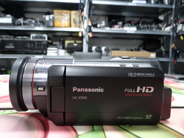 Panasonic HC-X900 Fullhd Videokamera 2 db új akksival