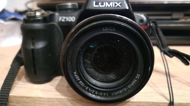 Panasonic Lumix FZ100 Fnykpezgp