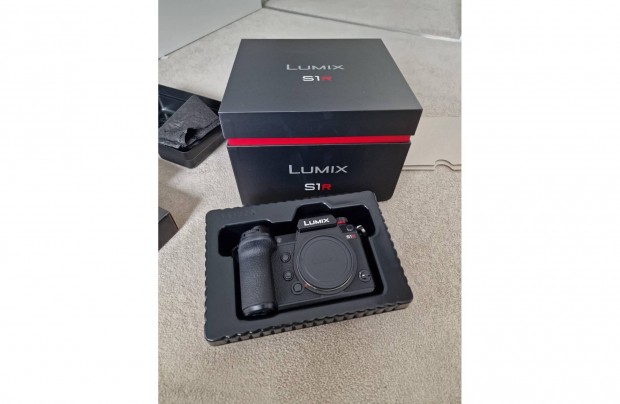 Panasonic Lumix S1R + Dmw-BGS5 kifogástalan állapot