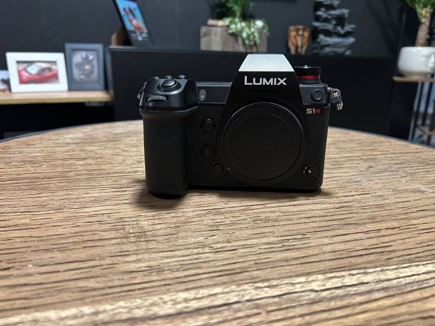 Panasonic Lumix S1R + Lumix S 20-60 mm + Sigma 45mm