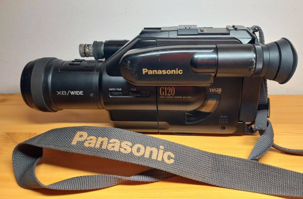 Panasonic NV G120 VHSc videókamera, töltővel, táskával, kábelekkel