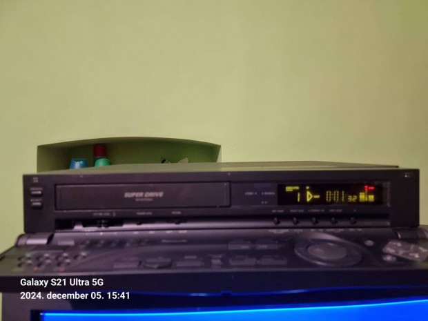 Panasonic NV-HD700 VHS HI-FI stereo