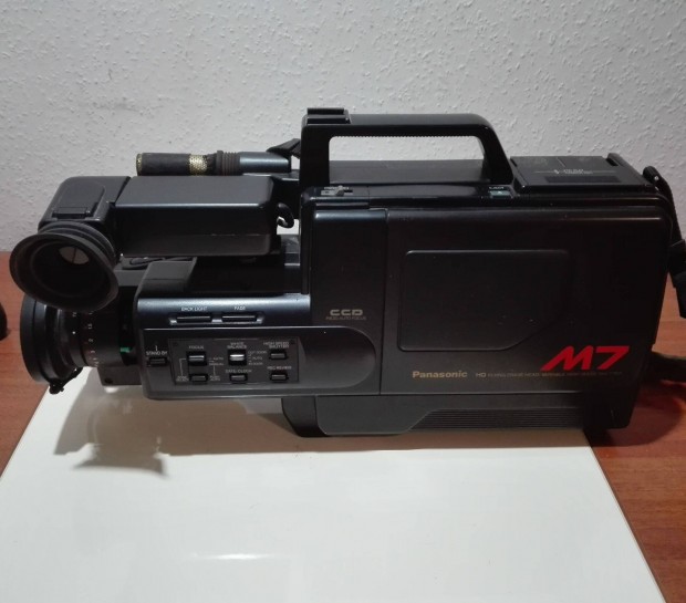 Panasonic NV-M7 VHS kamera elad