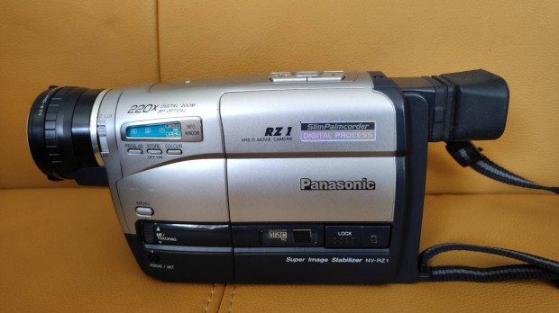 Panasonic NV-RZ 1 VHS-C videókamera eladó
