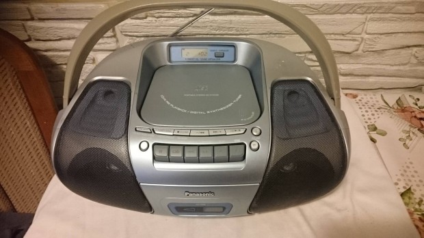 Panasonic RX-D26 hordozhat CD rdi kazetts magn, CD-s rdismagn