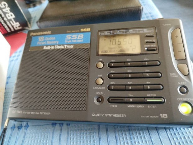 Panasonic Rf-B45 ujszeru dobozos vilagvevo radio.