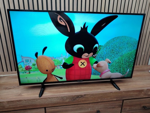 Panasonic SMART WIFI 102CM LED TV