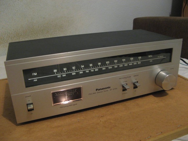 Panasonic ST-2700 AM-FM analg tuner