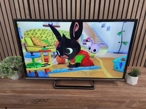 Panasonic Viera SMART Wifi 82cm LED tv