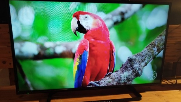 Panasonic WIFI SMART Full HD LED TV 98cm