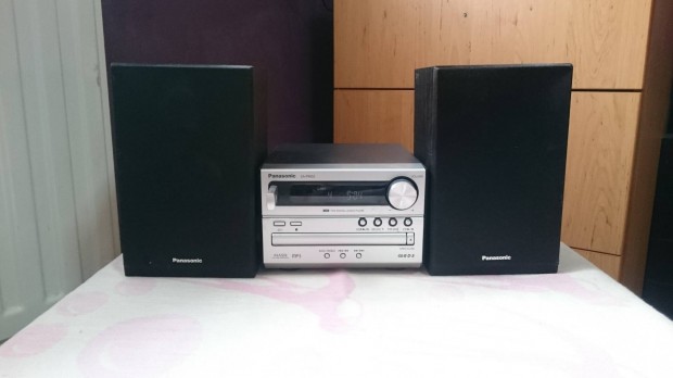 Panasonic hifi rendszer, erst, USB, CD lejtsz, rdi, AUX 