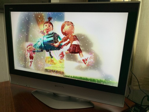 Panasonic lcd tv eladó 82cm ezüst