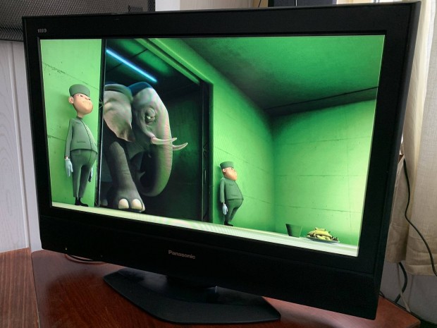 Panasonic lcd tv eladó 82cm fekete
