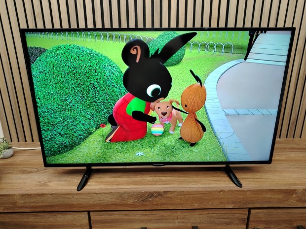 Panasonic viera 102CM SMART WIFI LED TV 