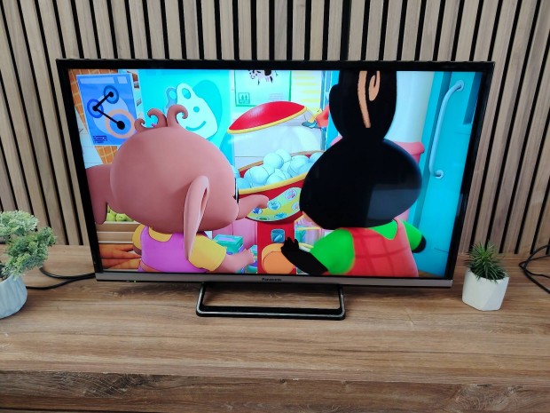 Panasonic viera Smart Wifi 82CM LED TV