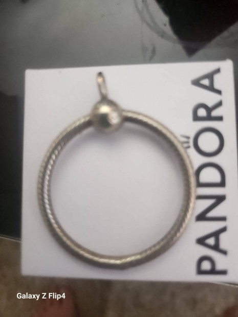 Pandora O medl