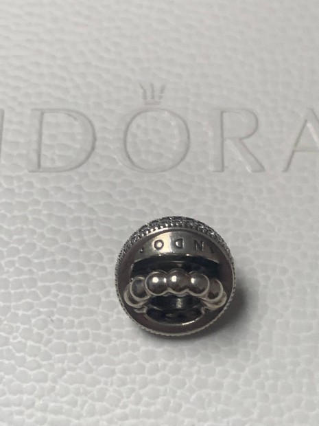 Pandora Signature pave&gyngys charm