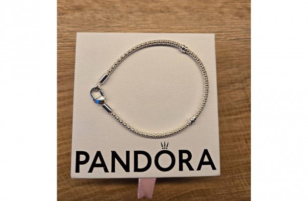 Pandora szegecselt lncos karkt 19 cm