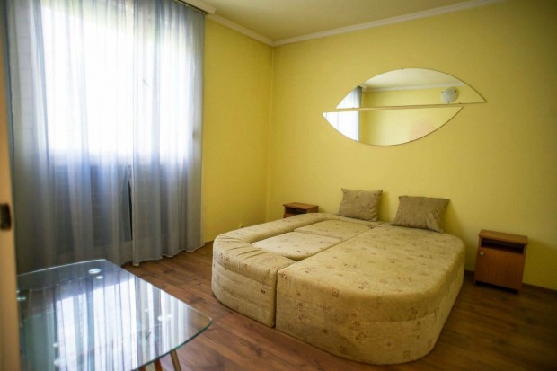 Panellak�s elad� Sikl�son!