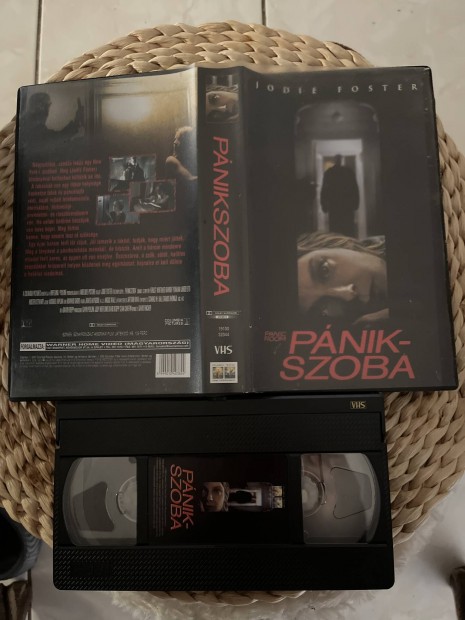 Pnikszoba vhs.  