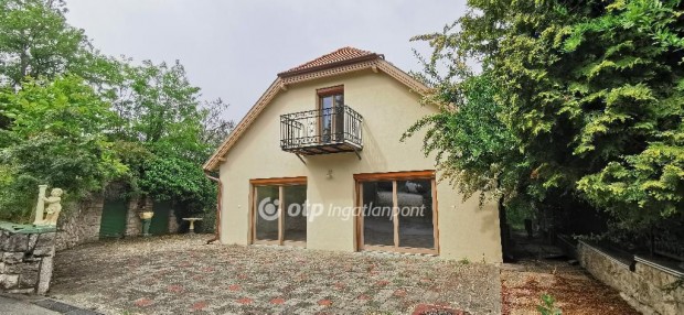 Pannonhalmai elad� 200 nm-es h�z