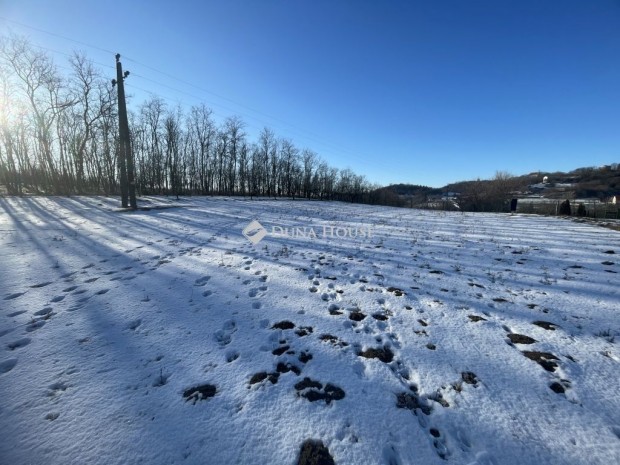 Pannonhalmai elad� 2073 nm-es telek