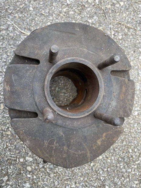 Pann�nia P12 henger