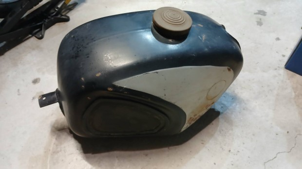 Pannnia P-10 tank elad