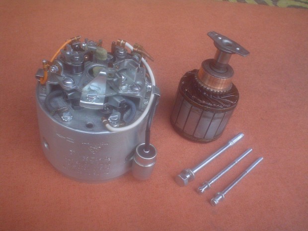 Pannonia P 20 P 21 gy�ri 6 - voltos fel�j�tott komplett dinam�