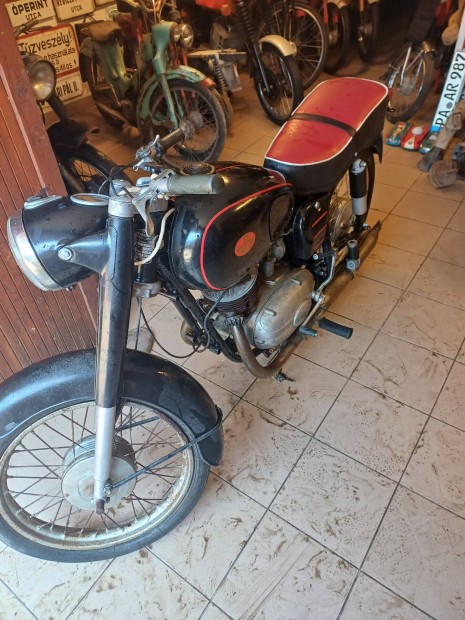 Pannónia T5 alkatrész.