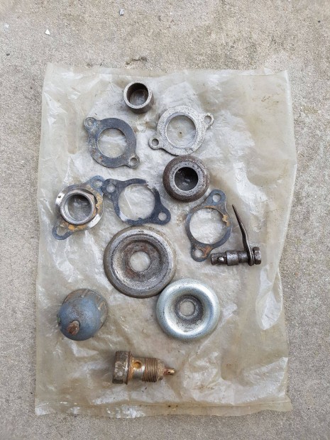 Pannonia benzincsap alkatr�szek (vizzs�k �s annak a pohara)