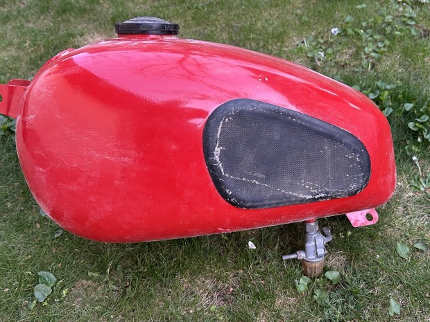 Pann�nia benzintank