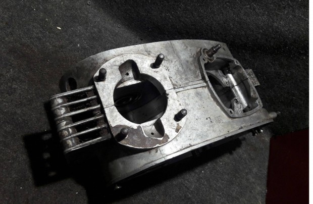 Pann�nia blokk k�z�p