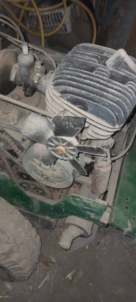 Pannnia s Simson egyedi gyrts traktorok eladk