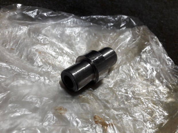 Pann�nia f�tengely als� csapszeg gy�ri �j