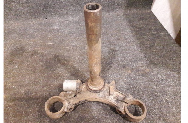 Pann�nia gy�ri els� villa teleszk�p nyak