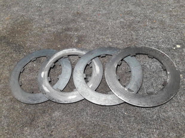 Pann�nia gy�ri kuplung f�m lamella szett