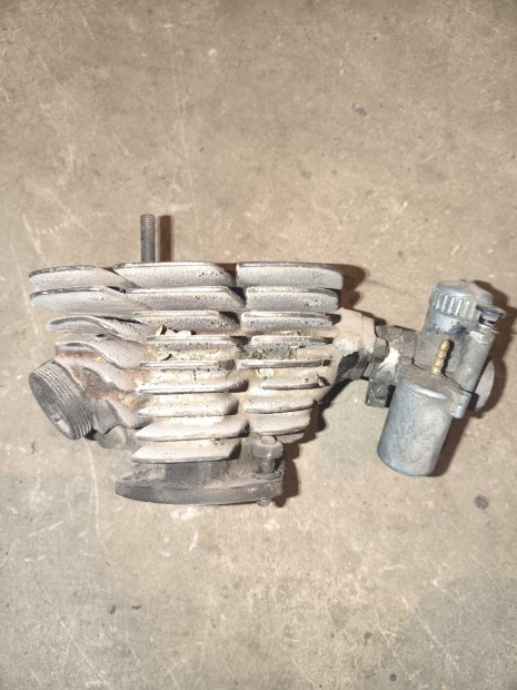 Pann�nia henger, karbur�tor