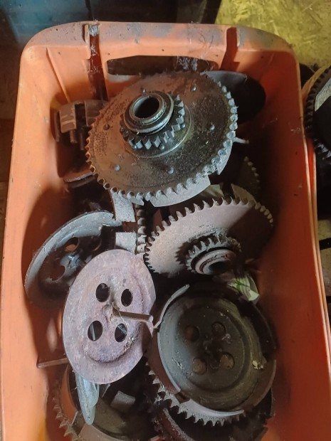 Pann�nia kuplung kos�r.