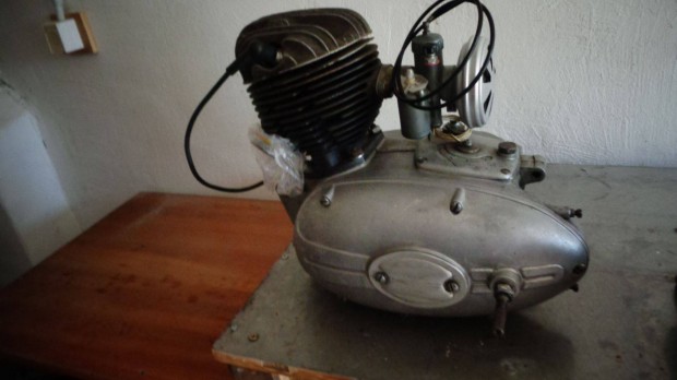 Pannnia motorblokk feljtva elad