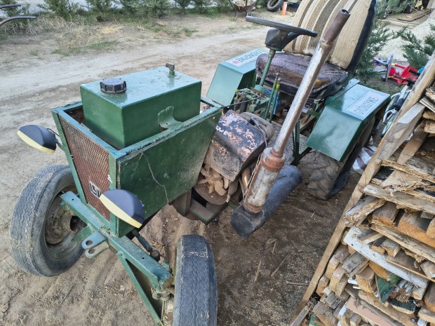 Pann�nia motoros kistraktor 