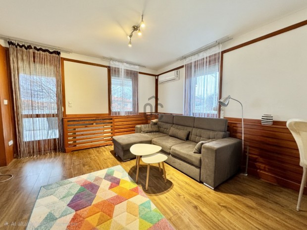 Panor�ma, t�r �s nyugalom: exkluz�v tet�teraszos lak�s elad�