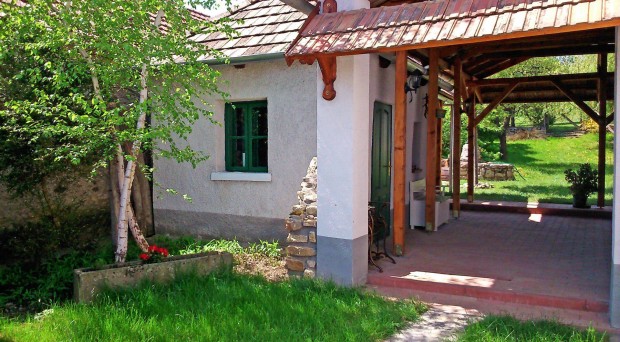 Panorámás, madárcsicsergős, csendes, pompás!