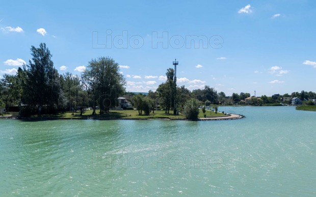 Panor�m�s, v�zparti telek v�rja �j tulajdonos�t a Balaton d�li