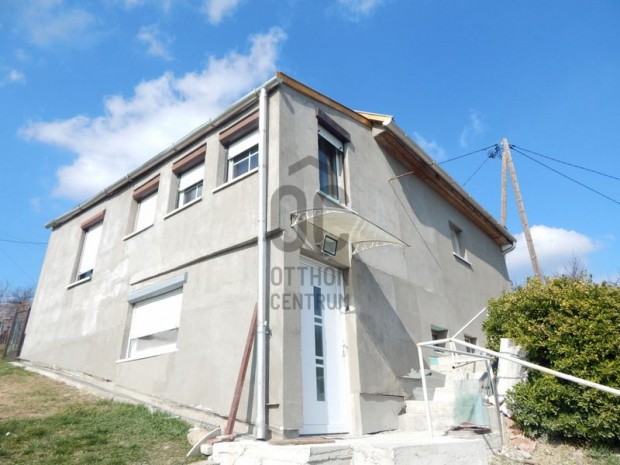 Panor�m�s helyen lakhat� h�z v�rja �j tulajdonos�t