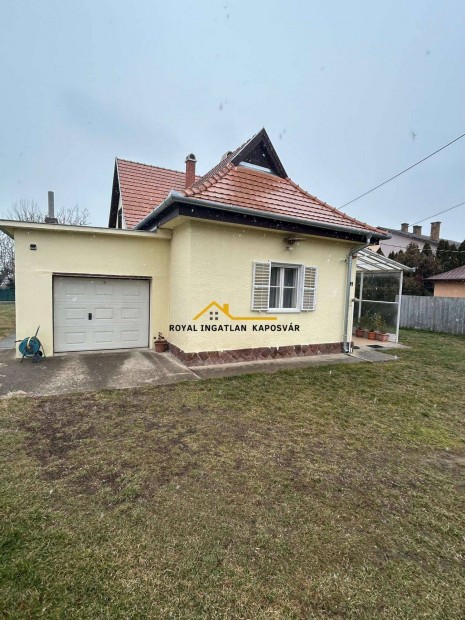 Panorámás kilátással a Balatonra! Vízpart 500 méterre mindösszesen!
