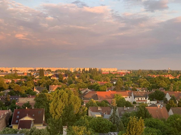 Panorámás kispesti 58 m2-es 1+2 szobás 9. emeleti panel lakás eladó